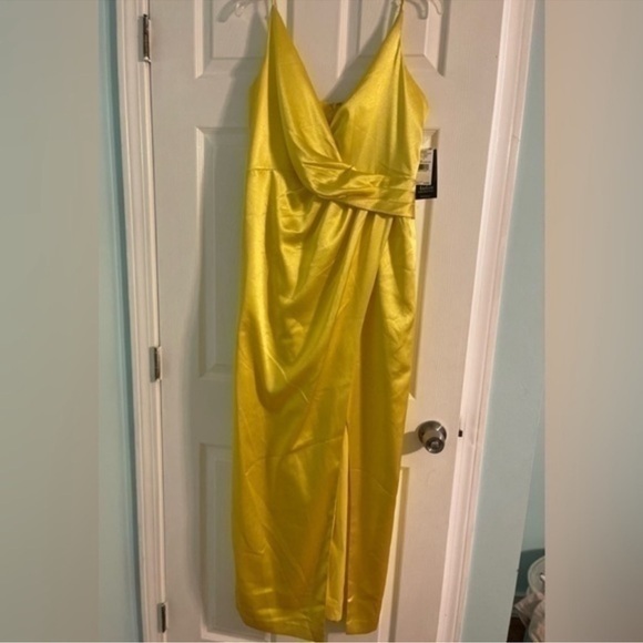 Aidan NWT V-Neck Dropped Column Gown woman’s size 14 - Picture 3 of 14